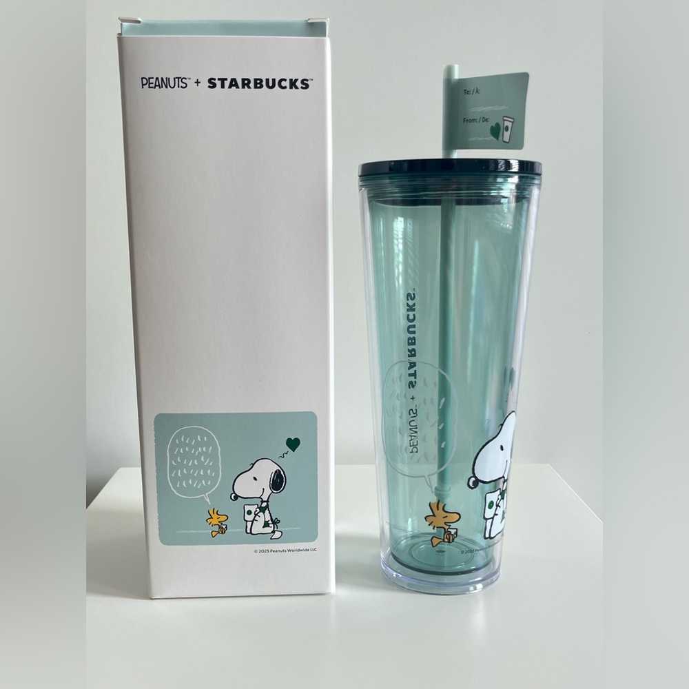 NWT Peanuts x Starbucks Peanuts Love Plastic Cold Cup 24oz